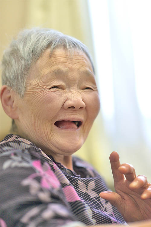 おばあちゃんの笑顔 | 株式会社SOYOKAZE Staff Company